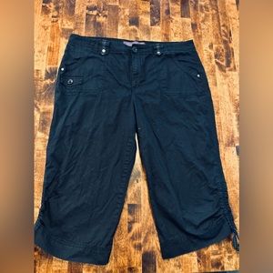 Black Bermuda shorts for woman size 12